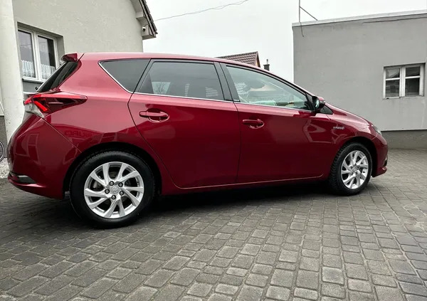 toyota Toyota Auris cena 59900 przebieg: 100400, rok produkcji 2017 z Stąporków